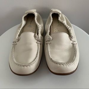 Hush Puppies - Ivory Leather Stretch Loafers - Size 8.5M